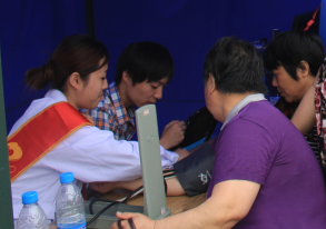 咽炎患者在接受檢查診斷